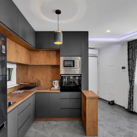 Luxury Karigo Μακάρσκα
