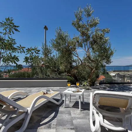 Luxury Karigo Μακάρσκα