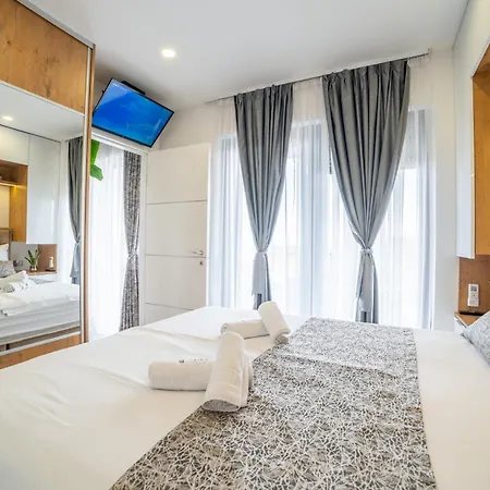 Διαμέρισμα Luxury Karigo *