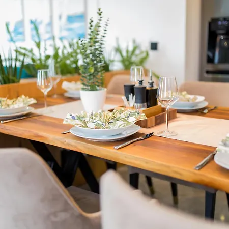 Luxury Karigo Apartamento Makarska