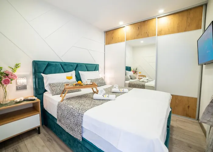 Luxury Karigo
